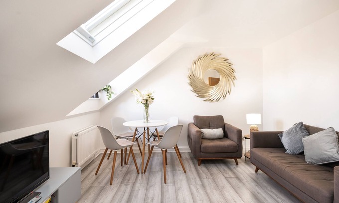 Reading Apartment | 2 Bedroom flat in Reading RG1 - Free Parking