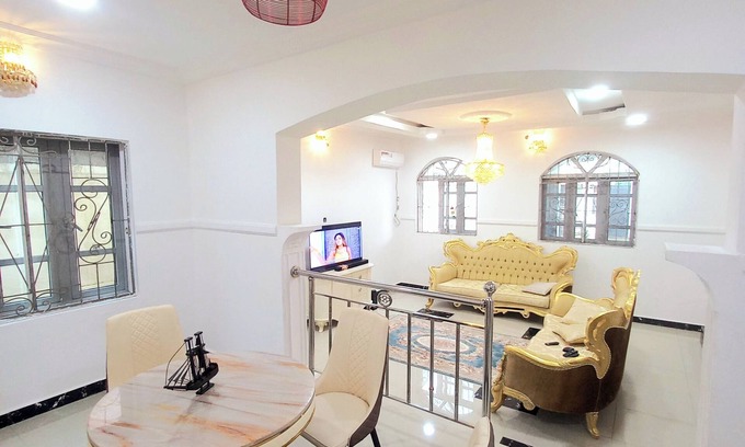 Obazu House | 2-BEDROOM for short/Longer stays. Whole building