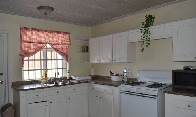 Rodney Bay Condo | 2-bedroom Gated Oasis with parking andnPool