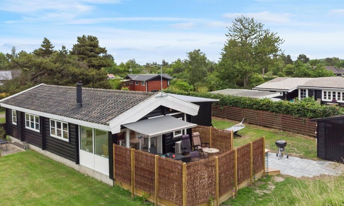 Næsby Strand House | 2 bedroom gorgeous home in Nakskov