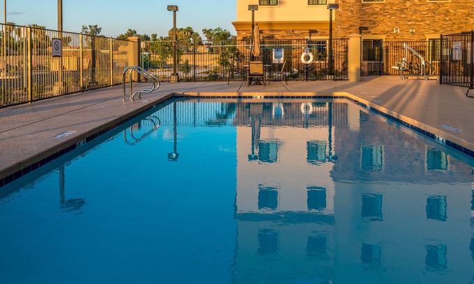 Chandler Condo | 2 Bedroom | Heated Outdoor Pool + Hot Tub