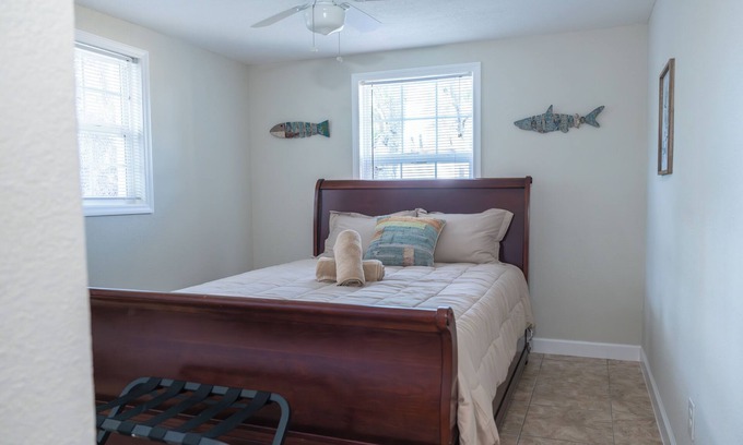 Bearss Plaza House | 2 Bedroom Home close to all Tampa's Attractions and Downtown!