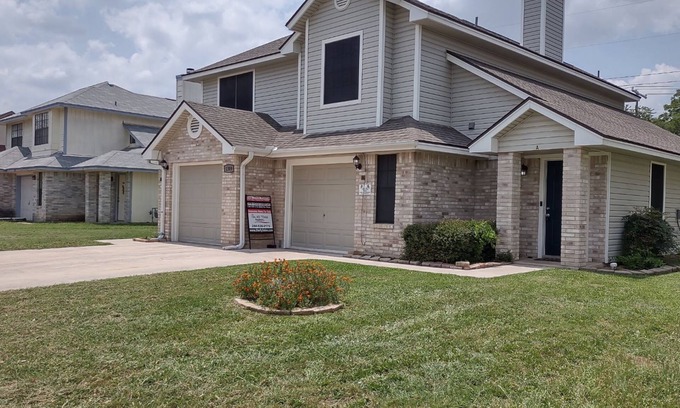 Killeen House | 2 Bedroom home with convenience of modern lifestyle.