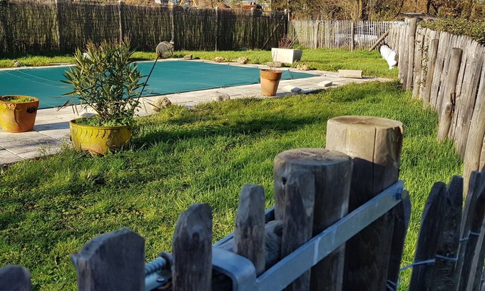 Fondettes House | 2 bedroom house, enclosed garden, single storey with pool access