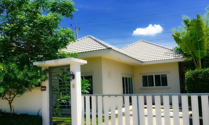 Hua Hin House | 2 Bedroom house for 6 pax