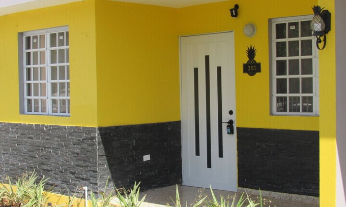 Quebrada Vueltas House | 2-bedroom house in charming Luis M. Cintrón with AC, WiFi