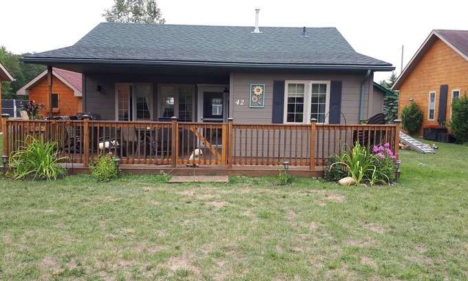 Wasaga Beach Ski Chalet | 2 bedroom luxury private Cabin located in the Lakes of Wasaga Resort