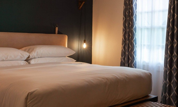 Rutledge Hill Hotel | 2 Bedroom Luxury Suite: Downtown Nashville w/Full Kitchen & Living