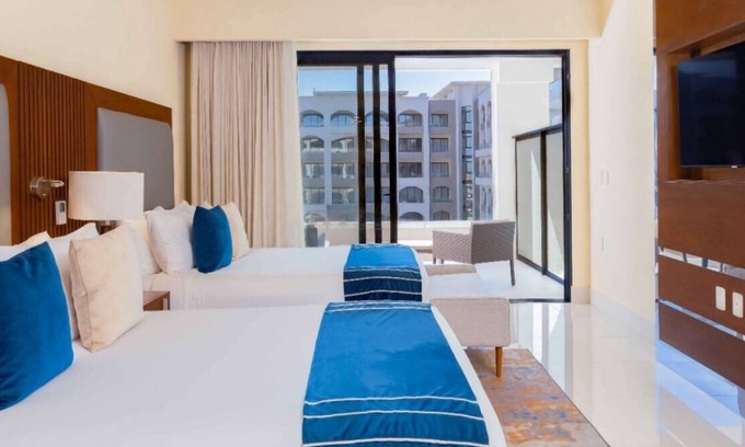 Santa Rosa Resort | 2 Bedroom Ocean View on “The Corridor" at Villa La Valencia close to everything