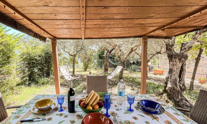 Acqua Loreto House | 2 bedroom pet friendly home in Todi