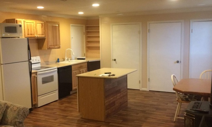 Billings House | 2 bedroom place great for travelers for a night, or an entire month or more!
