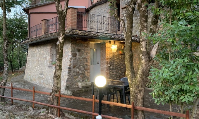 Ficulle House | 2 Bedroom Private vacation home in Ficulle
