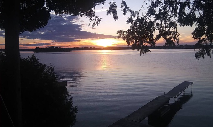 Brier Hill Cottage | 2 Bedroom seasonal Cottage/Camp on the St Lawrence River -sleeps 6.