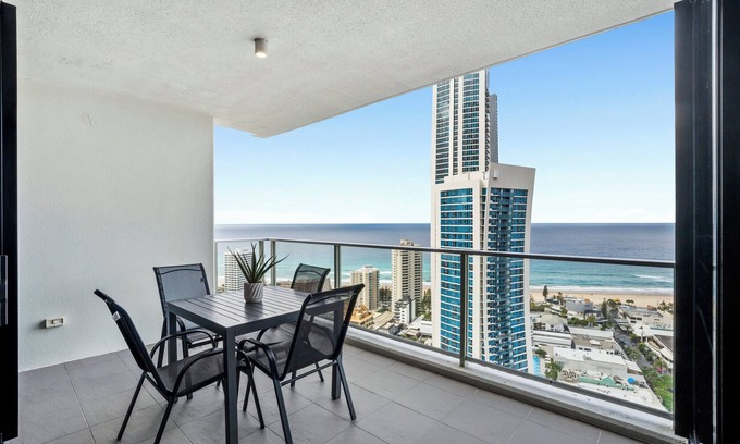 Surfers Paradise Apartment | 2 Bedroom SPA Unit with Ocean Views - Q Stay