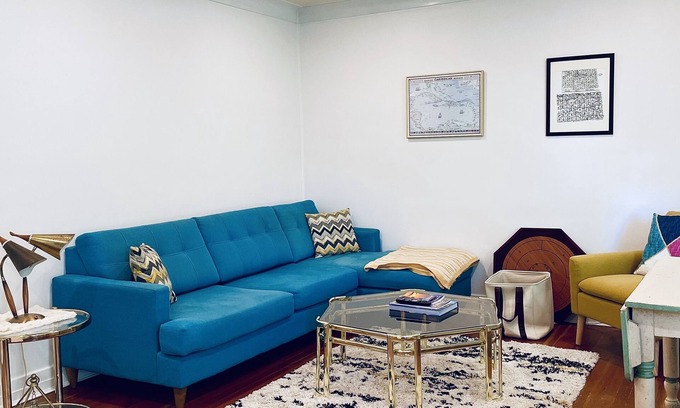 Weyburn House | 2-Bedroom Suite in the Heart of Downtown