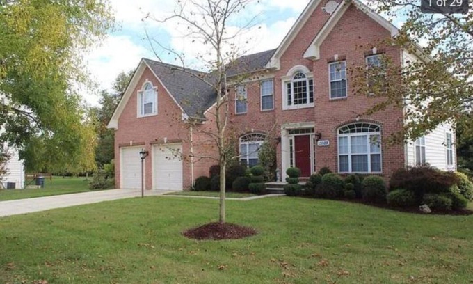 Woodmore Apartment | 2 Bedroom Upscale Basement Apartment