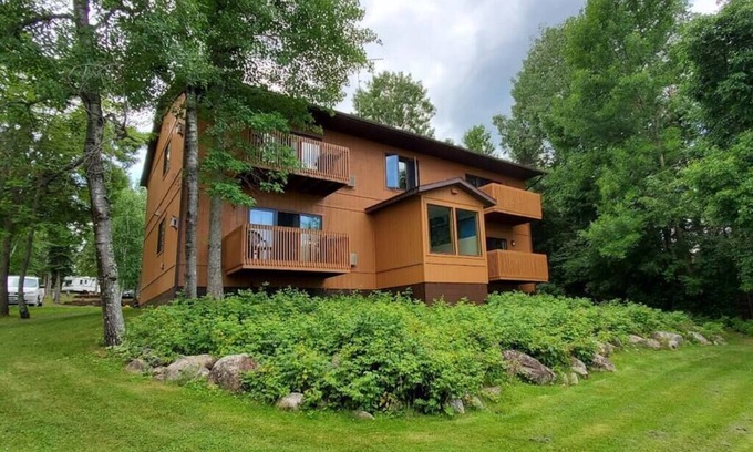 Ray Villa | 2 Bedroom Walleye Villa in Voyageurs National Park