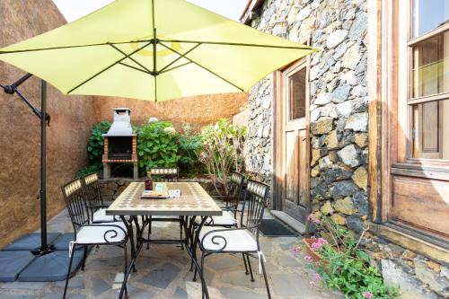 Taibique House | 2 bedrooms house with enclosed garden and wifi at Taibique