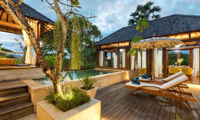 Seminyak Villa | 2 Bedrooms Private Pool Beachfront Villa with en-suite bathrooms in Seminyak