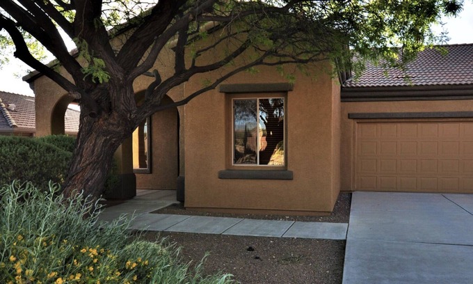Canoa Ranch House | 2 BR 2 Bath in Canoa Ranch an age restricted, gated, golf course community.