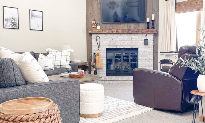 Ludlow Condo | 2 BR/2BA Ski In/Ski Out Condo on Okemo Mountain- Sleeps 6