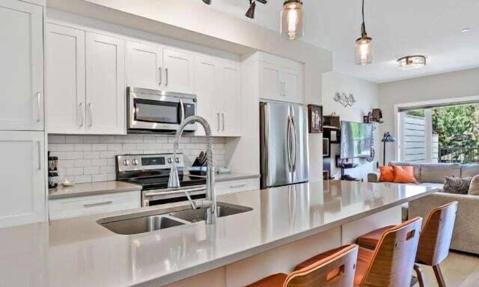 Canmore Condo | 2 BR/2Bth Townhome, AC, Private Garage - Central