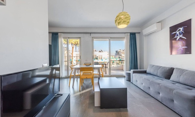 Ishem Apartment | 2-BR Apartment by the Beach - Jasemin