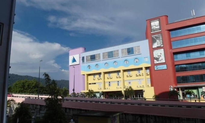 Kuala Teriang Apartment | 2 BR Apartment with Mountain View