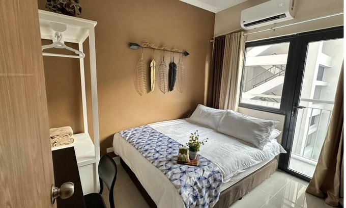 Paranaque Condo | 2 BR Fully Furnished Condo Parañaque with Pool and Parking - Bloom 1135