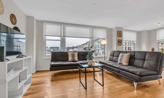 Chinatown Apartment | 2 BR Fully Furnished Apartment at Penn Quarters - Surrounded by Best Restaurants