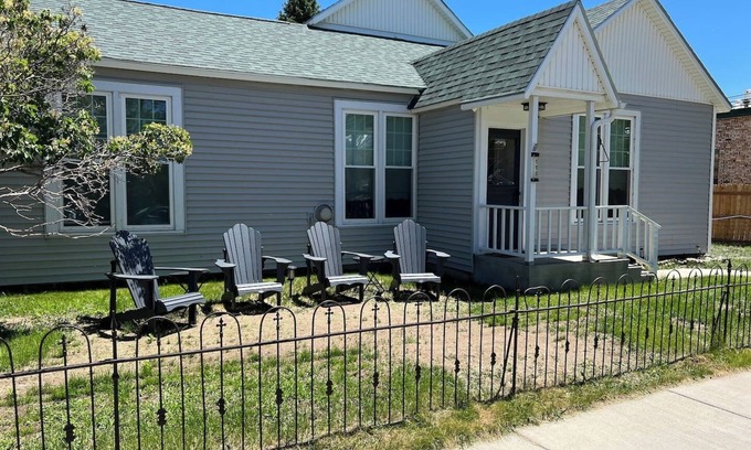 Buena Vista Apartment | 2 BR Get-a-Way in BV steps to Main St