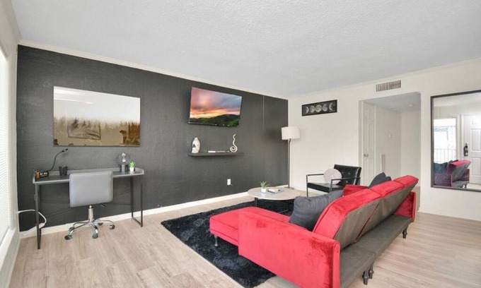 The Galleria Apartment | 2-BR Stellar Stay #4 at The Galleria