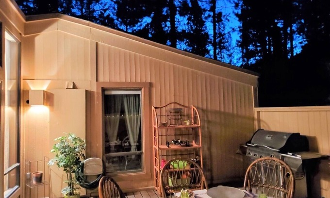 Sunriver House | 2 BR Sunriver home walking distance to the Village. SHARC passes, bikes