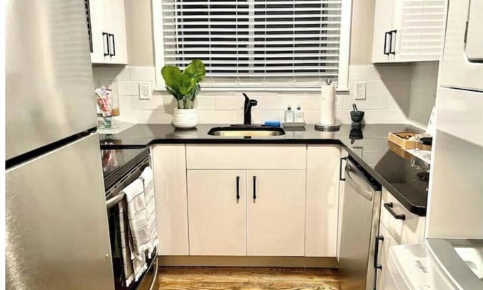 Binghamton Apartment | 2 Br -Symphony on the Park - Gorgeous Design