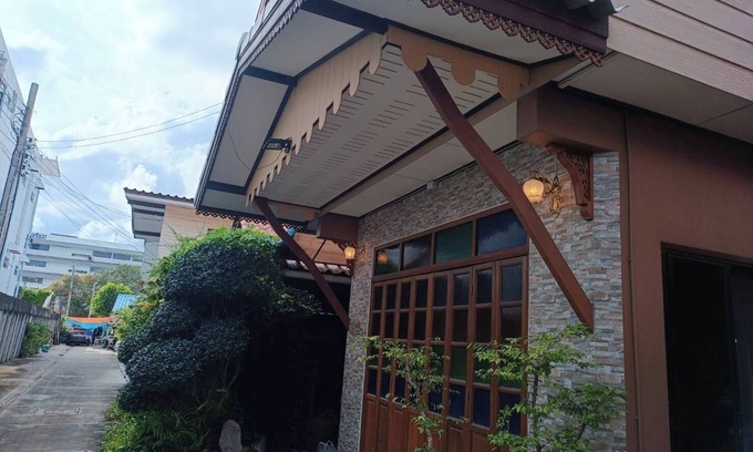 Khlong Kum House | 2 BRs house near Lamsali MRT, BaanChaySala