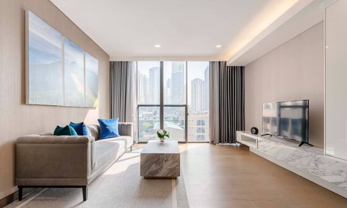 Bangkok Central Business District Condo | 2 BRS/WG/Serviced/Monthly
