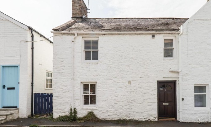 Kirkcudbright House | 2 Burnside Place