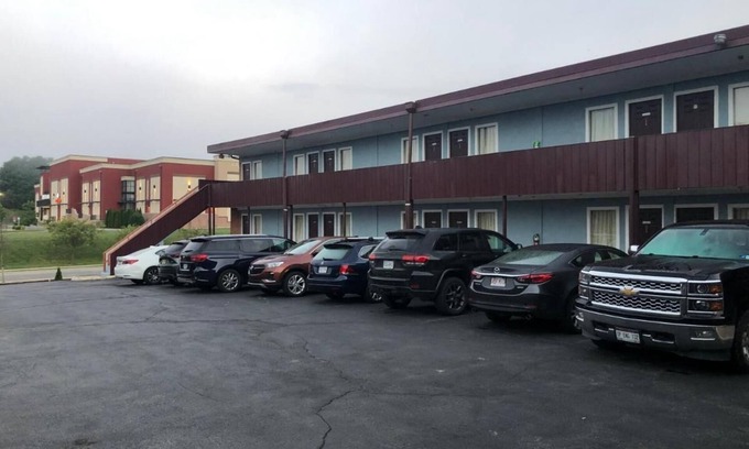 Grissom - Highland Hotel | 2 Double Beds Non Smoking, Red Carpet Inn, Microwave, Near VT Campus | 2 Units