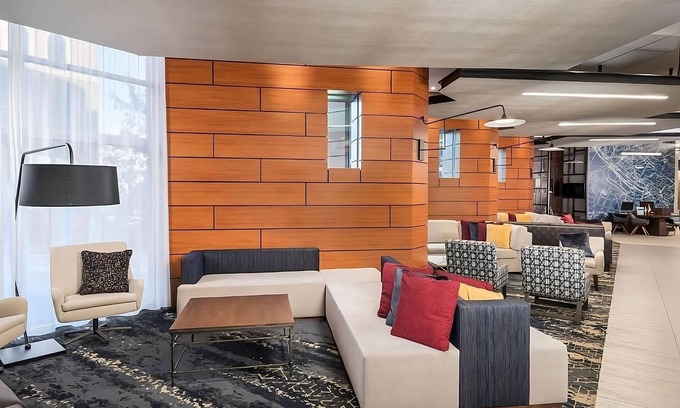 Greenville Downtown Apartment | 2 Double Queen Rooms + Sofa Beds, Free Breakfast, Walk to Peace Center