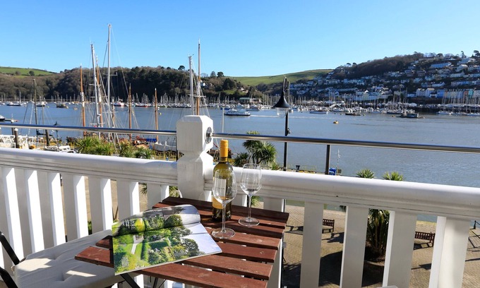 Dartmouth Cottage | 2 EMBANKMENT HOUSE, family friendly in Dartmouth