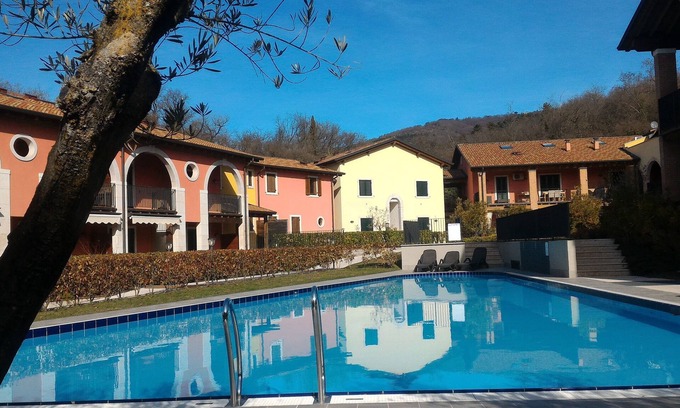 Costermano House | 2 FLOOR APARTMENT WITH TERRACE AND POOL (WI-FI & AIR COND. INCLUDED)