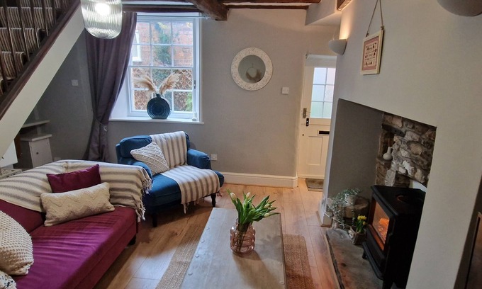Sleaford Cottage | 2 Guests - Pet Friendly Stone Cottage in Sleaford