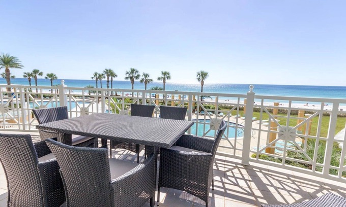 Thomas Drive Condo | 2-Gulf Front Masters - Massive Entertainment Space! Large Balcony!