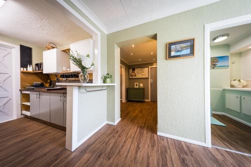 Sheffield Apartment | 2 Independant Boutique Apartments one sleeps 2 the other sleeps 4, Meadowhall, Sheffield Arena, Free Parking