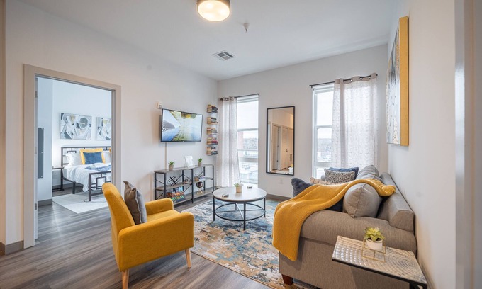 Hackensack Apartment | 2 King Bed 2 Bath Easy ride to NYC and Shopping