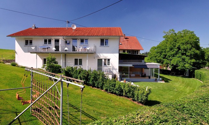 Neukirch Condo | (2) Large idyllic vacation apartment