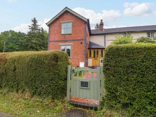 Moreton House | 2 Loxter Villas