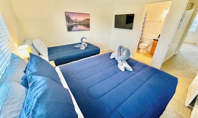 Reno House | 2 Masters, 3 TVs, Sleeps 7/A9