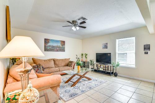 Clodine House | 2 Mi to Chinatown Pet-Friendly Houston Home