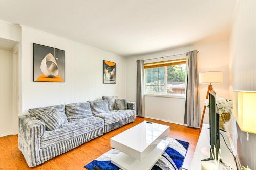 Nacogdoches Apartment | 2 Mi to Historic Dtwn Nacogdoches Cozy Apartment!